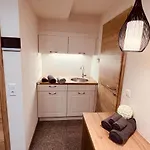 Rose Boardinghouse 24h-7d Self Check-in Automat בית הארחה 3*